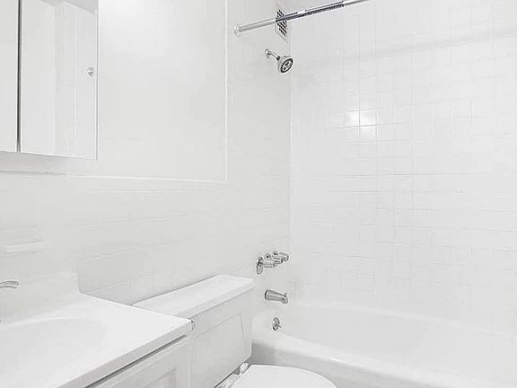 4th image of 345 W 30th St APT 5C