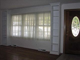 3rd image of 2311 Hathaway Dr