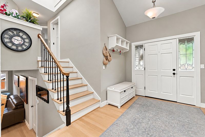 5th image of 425 Jasmine Place NW