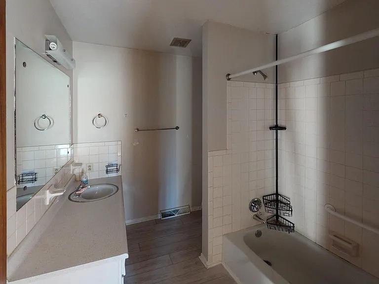 11703 S Williamsburg Dr — Photo 24