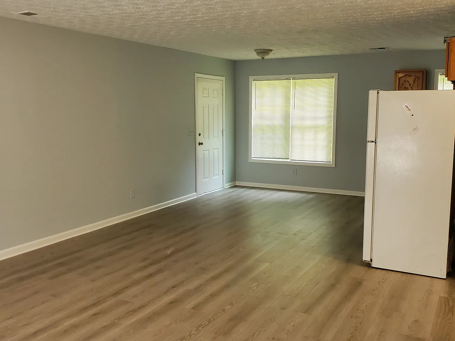 3 bed, 1245 sqft, $2,000 — Photo 3