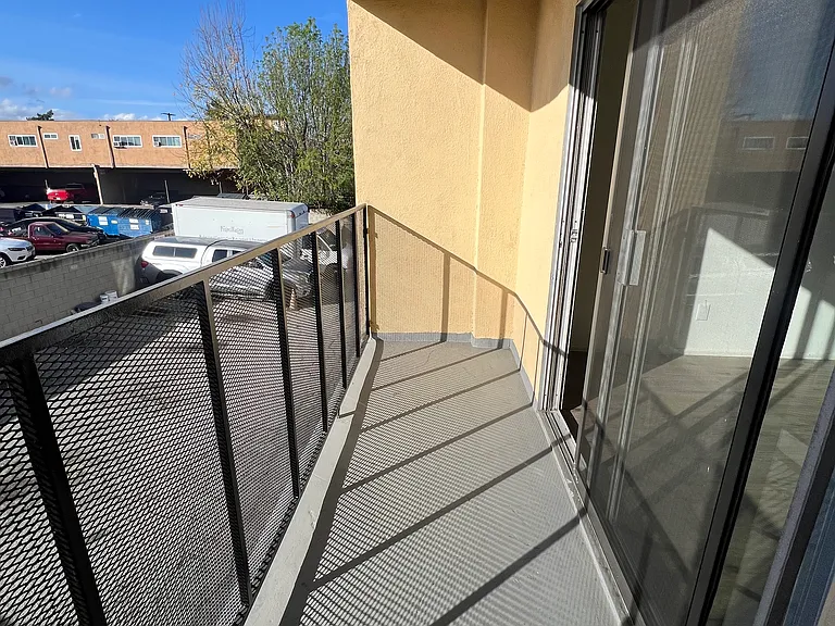 Lennox Lanai Apartments — Photo 27