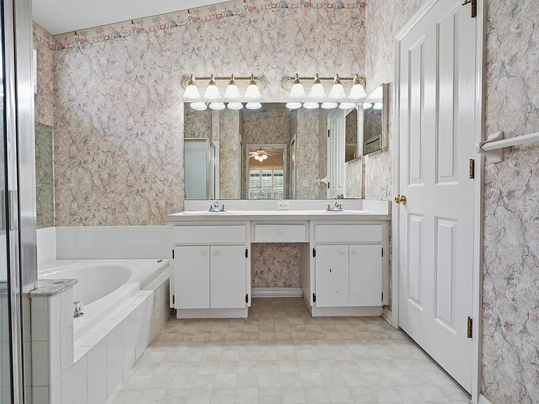 29417 Crossland Dr — Photo 14