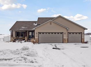 1651 Grouse Way, New Richmond, WI 54017