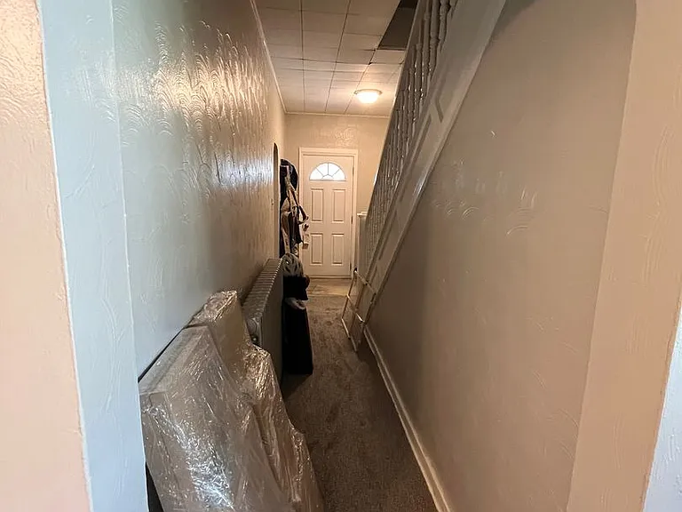 109 Kenova St — Photo 17