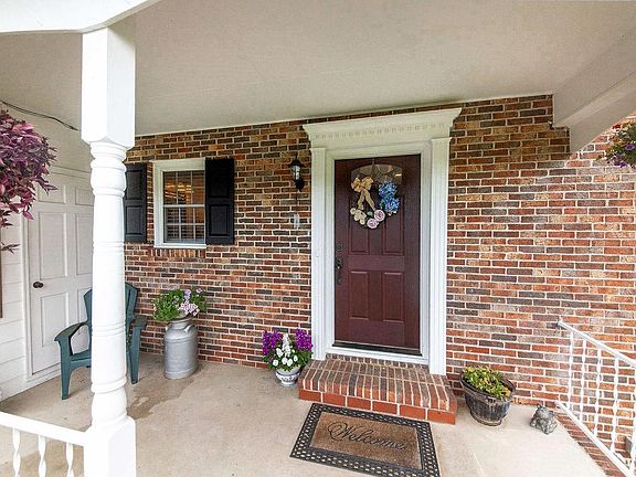 3rd image of 172 Cedar Brook Cir