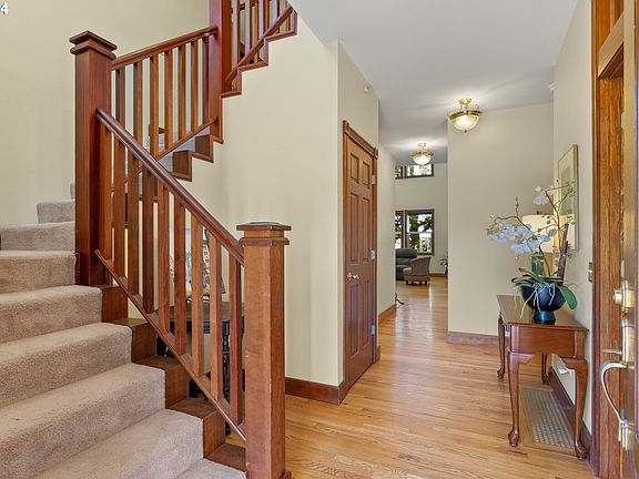 2nd image of 3803 NE 127th Cir