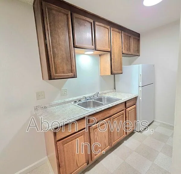 1221 B St #12 — Photo 6