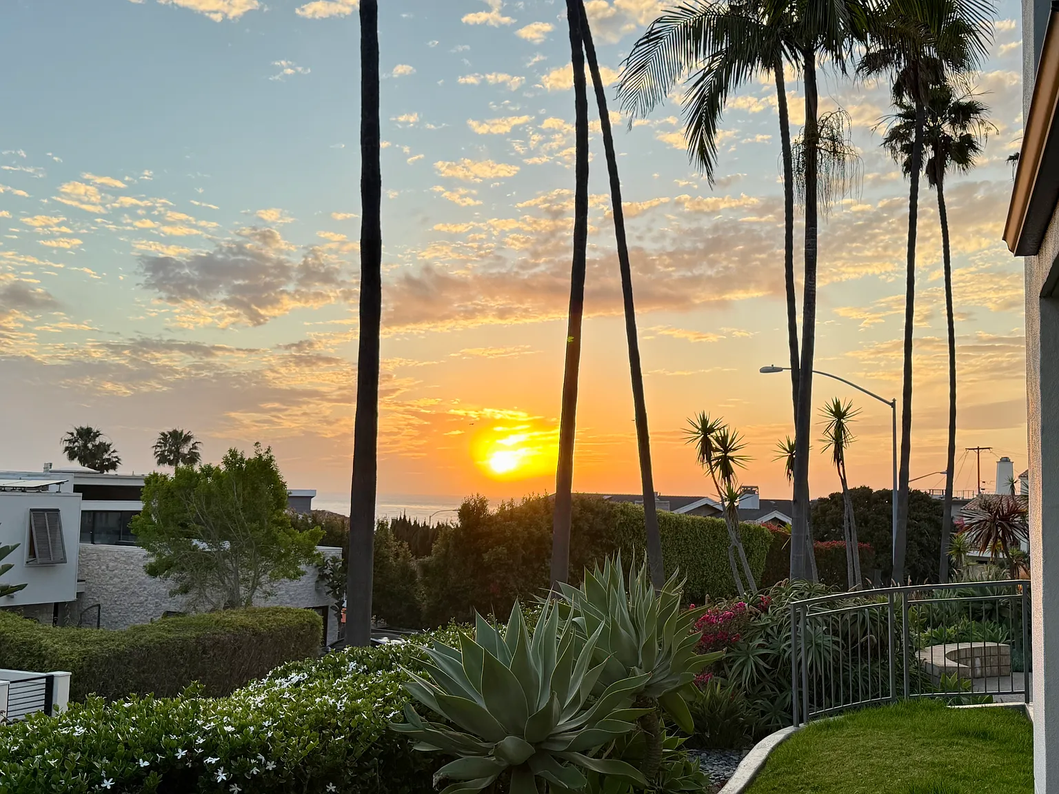 2 bed, 1827 sqft, $10,000 — Photo 1