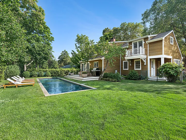 109 Franklin Ave — Photo 5