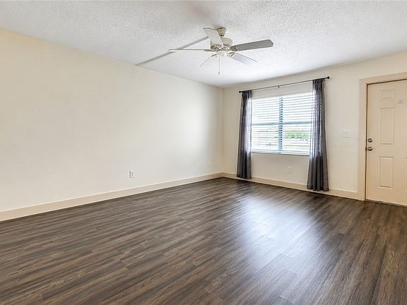 2nd image of 6777 Winkler Rd #177
