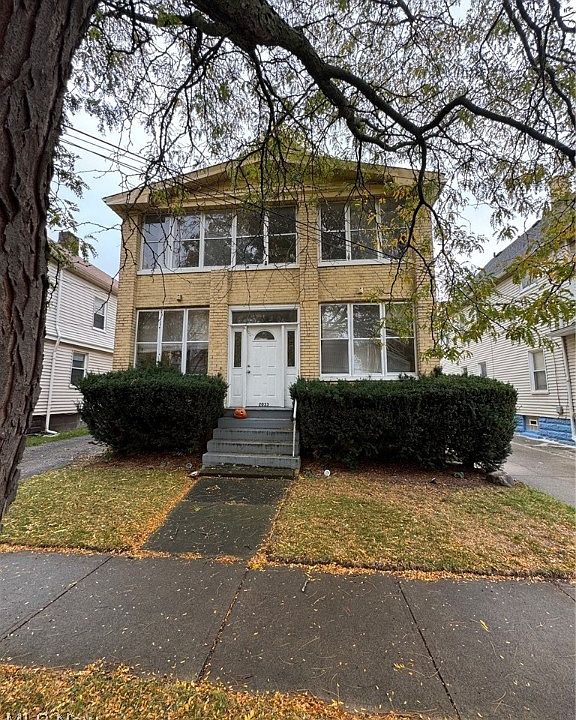1st image of 2033 Halstead Ave