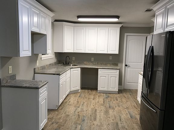 3rd image of 10659 Sherrie Ln