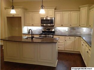 126 Valley Way Cir, Huntsville, AL 35802