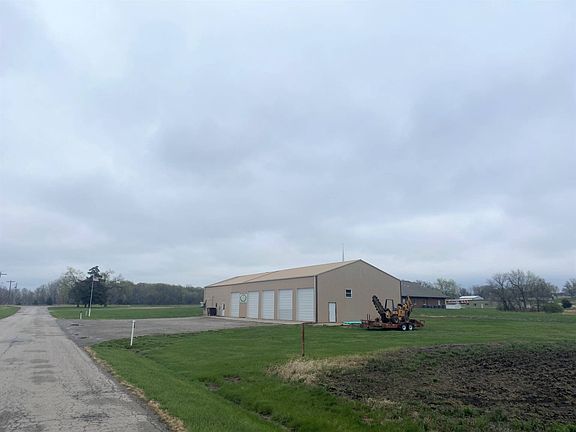 2nd image of 1008 N Railroad St