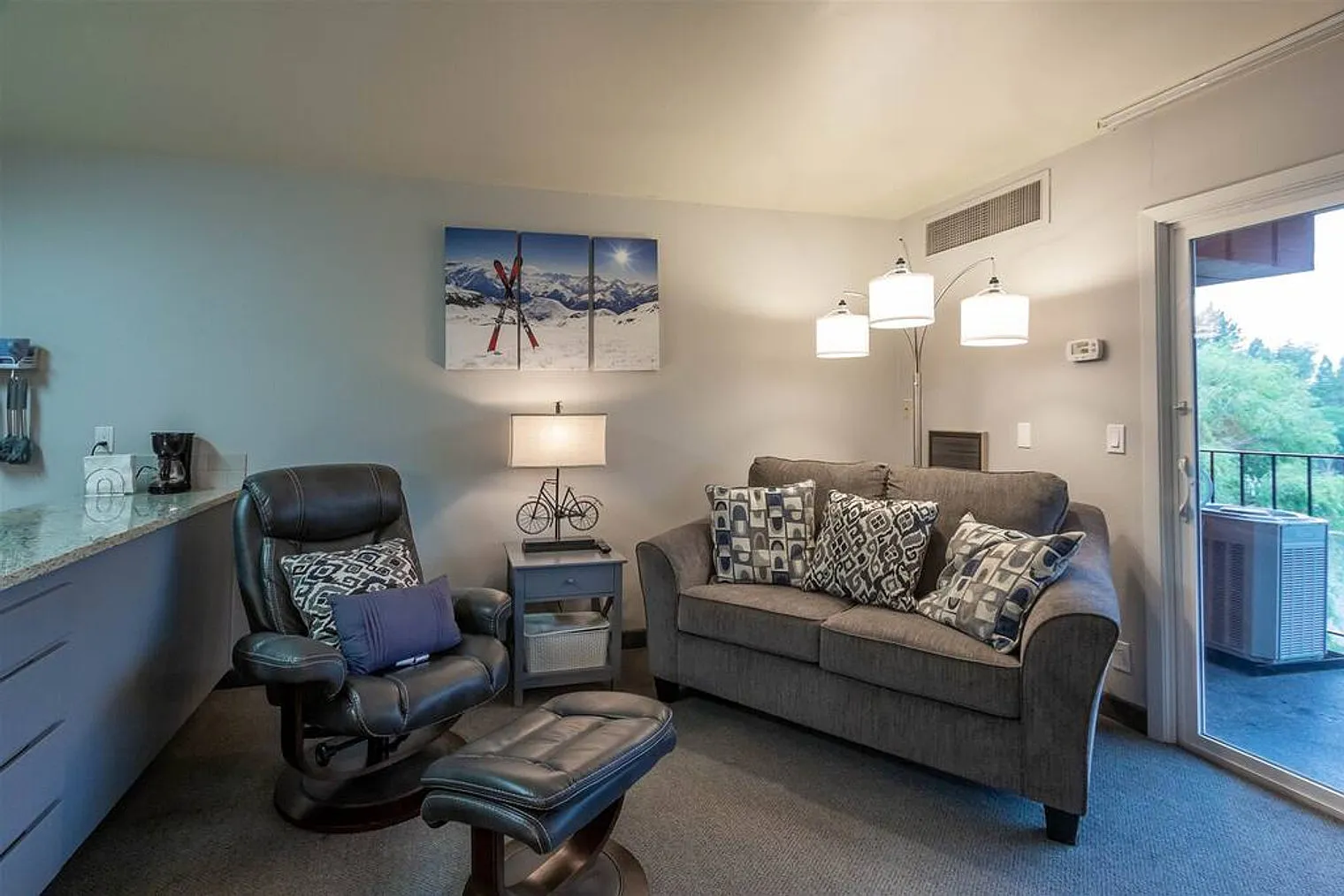 1 bed, 2.0 bath, 624 sqft, $2,770 — Photo 3