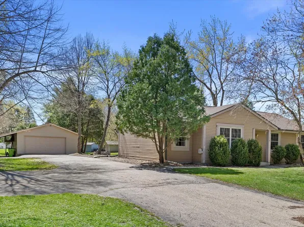 287 Wilson AVENUE, Dousman, WI 53118