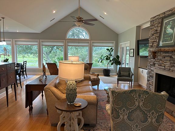 3rd image of 8539 Pope Landing Rd