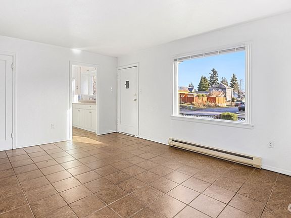 4th image of 1014 S Pine Street