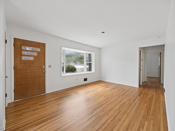 3rd image of 105 75th Way NE