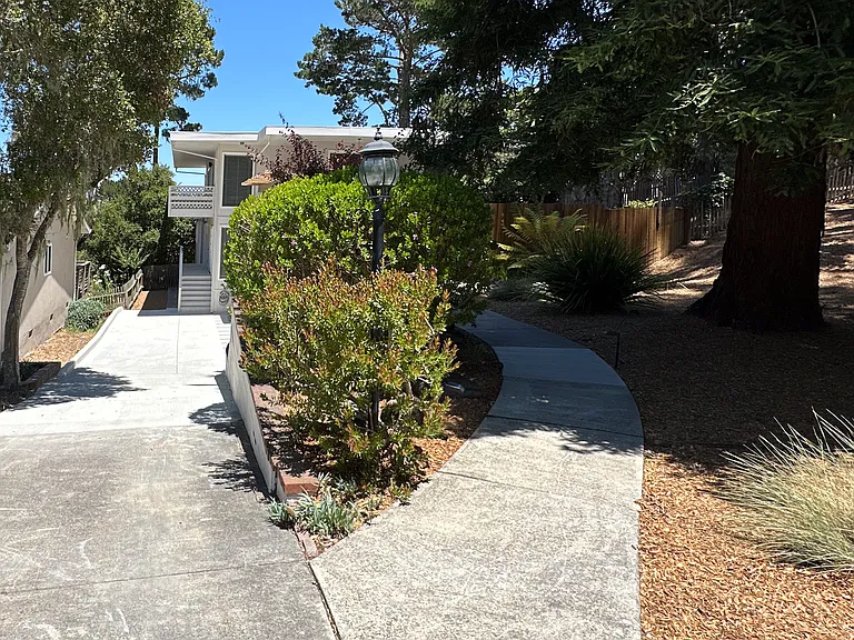642 Toyon Dr — Photo 37