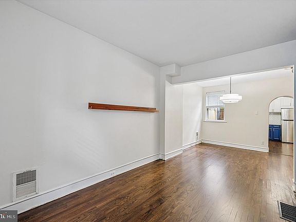 3rd image of 2531 Webb St