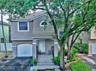 9855 NW 9th Ct, Plantation, FL 33324