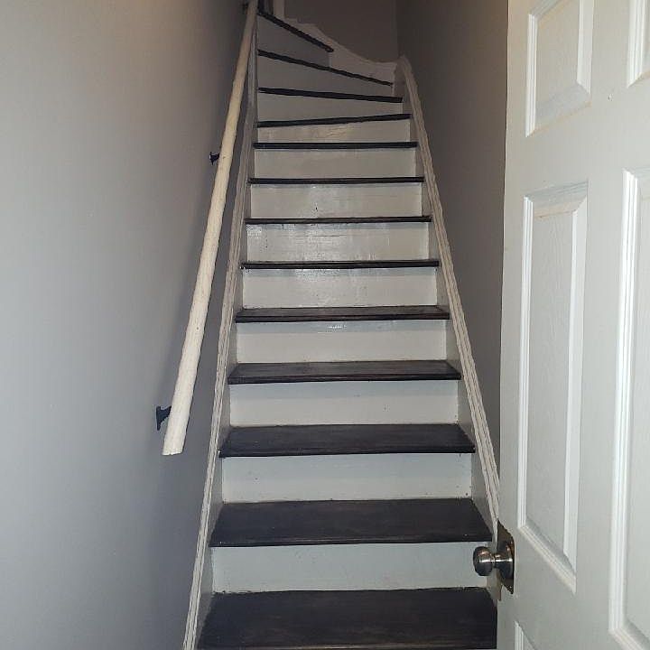 1st image of 39 1/2 Clark St Floor 2