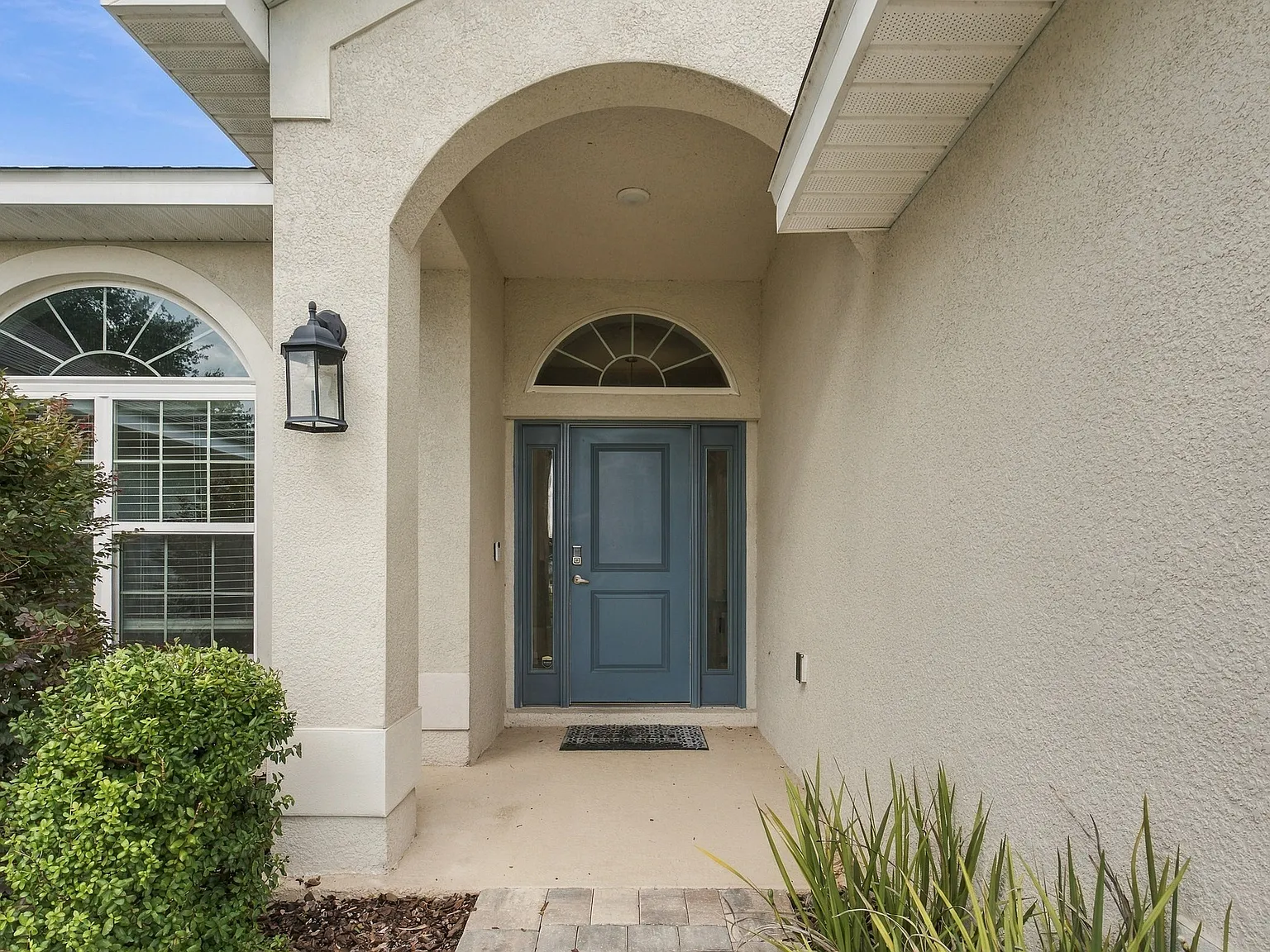 4 bed, 2333 sqft, $3,100 — Photo 3