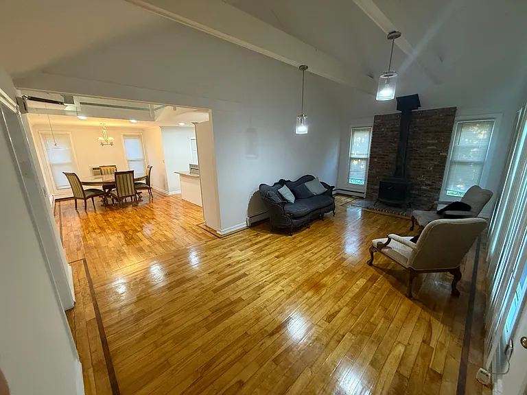 2 Bancroft Ln — Photo 6