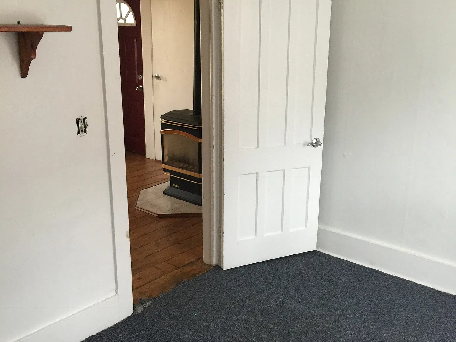 3 bed, 900 sqft, $1,200 — Photo 4
