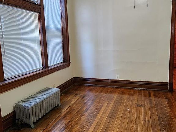 4th image of 3840 S Martin Luther King Dr #2R