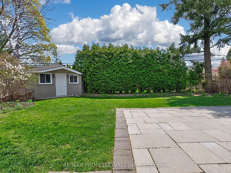64 Ravensbourne Cres — Photo 23