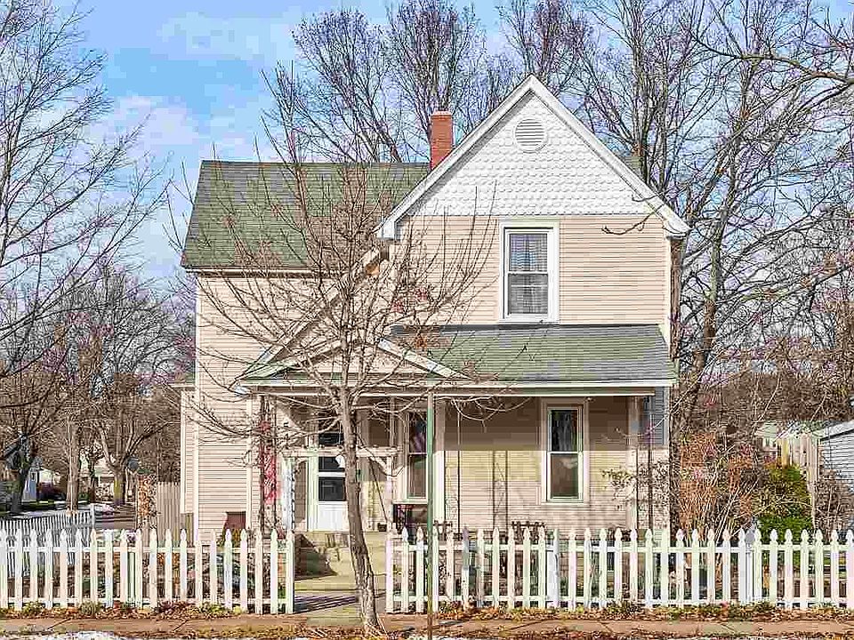 1st image of 542 W 11th St