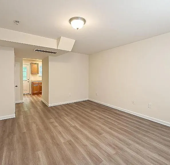 1448 Nottingham Rd — Photo 5