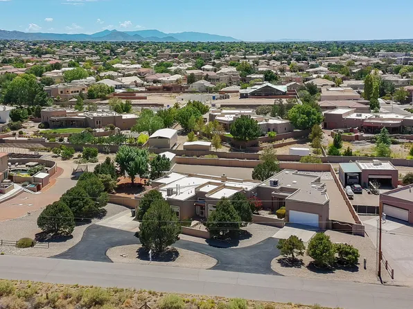 9174 Signal Ave NE, Albuquerque, NM 87122