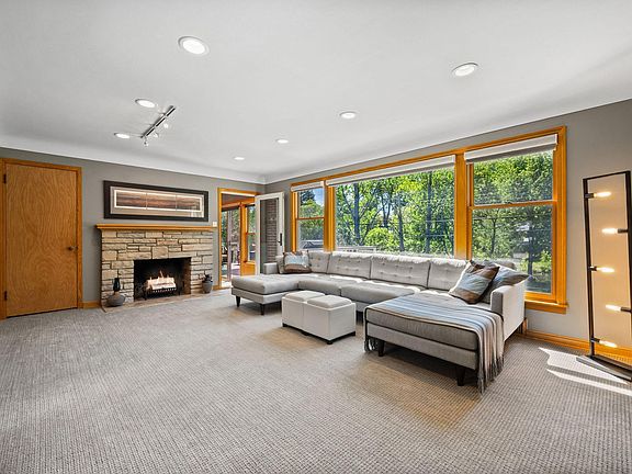 5th image of 2101 Regent Ave N
