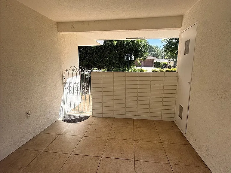 61 E Orange Grove Ave — Photo 20