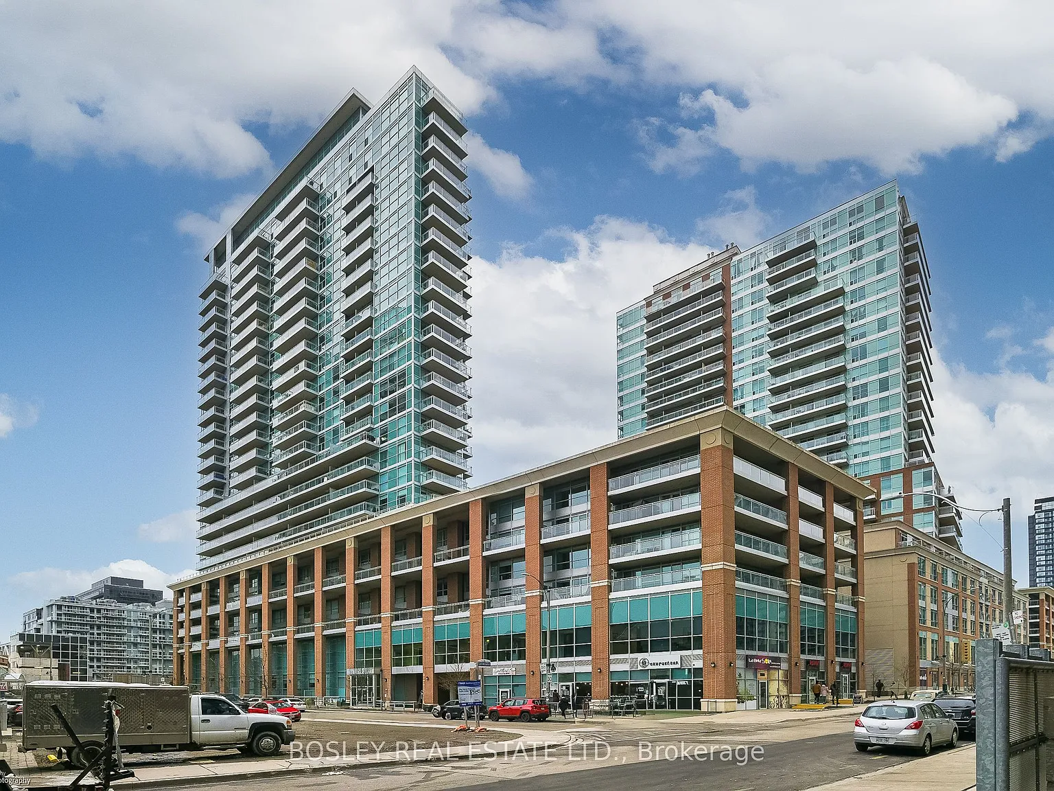 Vibe Condos — Photo 1