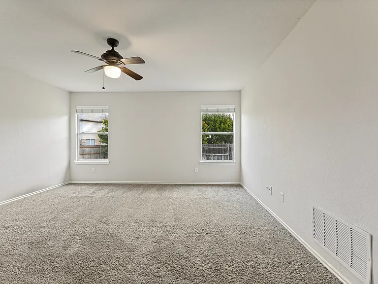 556 Winbridge Ln — Photo 20