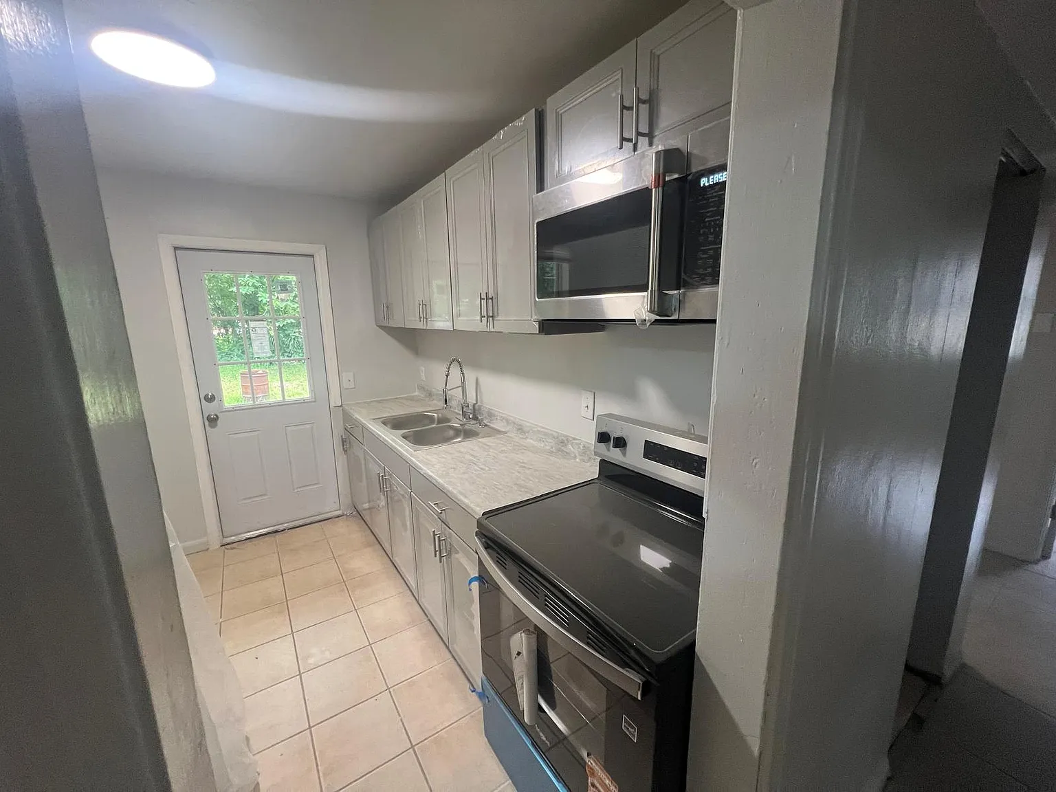 3 bed, 1118 sqft, $1,375 — Photo 4