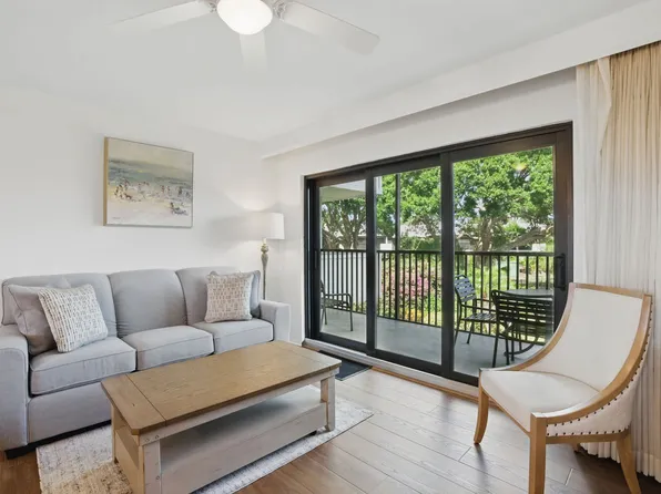 600 Neapolitan Way, Naples, FL