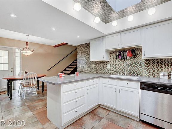 5th image of 3590 Kensbrook St