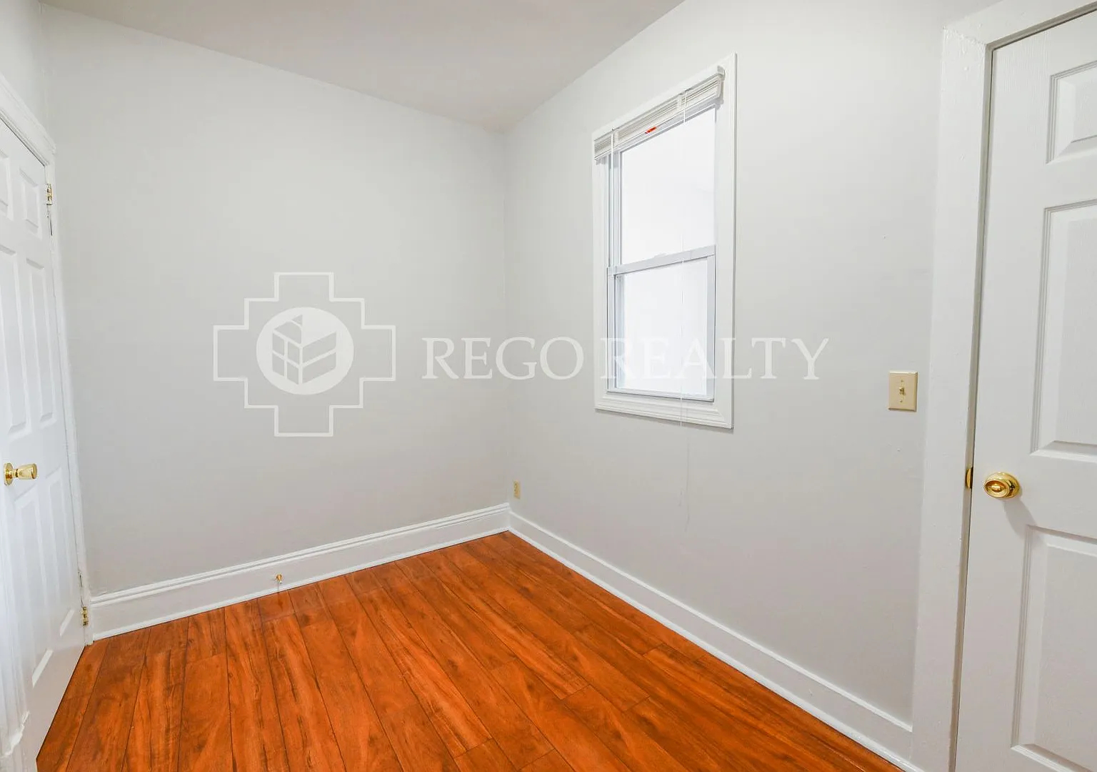 291 Buckingham St / Luca Investments LLC — Photo 2
