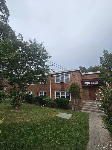 240 Sheffield Ave Photo 1