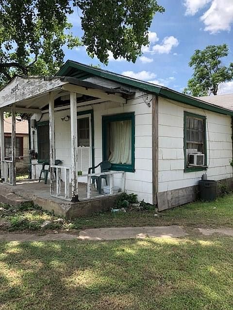2nd image of 2610 Oaklawn Ave
