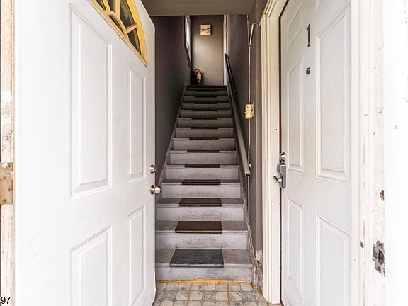 2nd image of 718-722 Thomas St