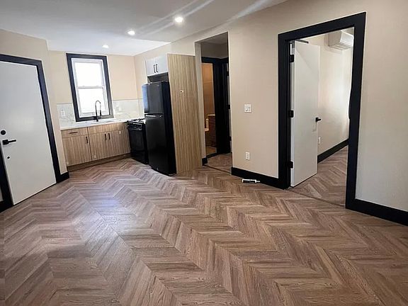 2nd image of 282 Monticello Ave #1