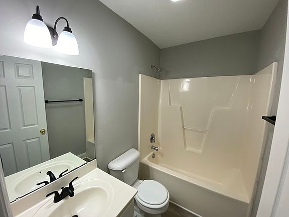5th image of 220 Church Hill Ct