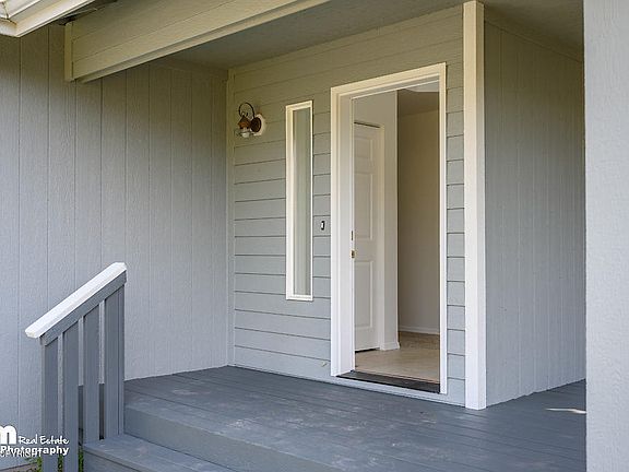 2nd image of 170 E Kara Cir